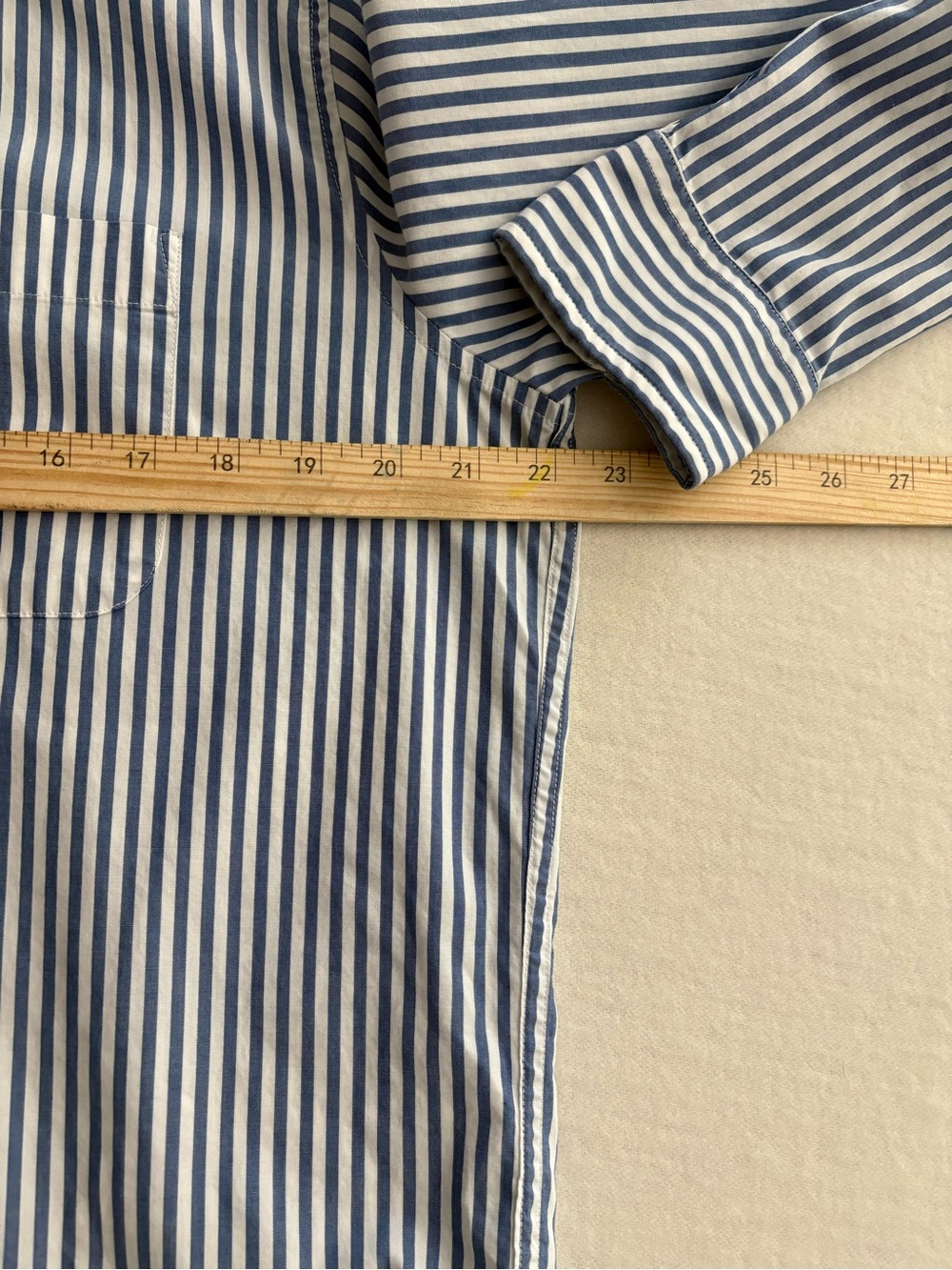 Abercrombie & Fitch Blue and White Striped Button-Down Shirt - Picture 7 of 8